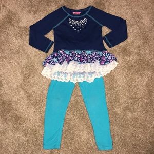 Navy floral outfit